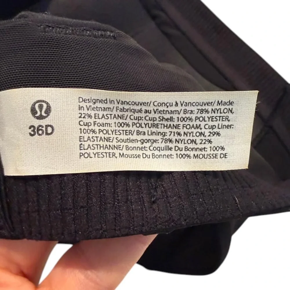 Lululemon Black Energy Sports Bra Size 36D Gym Workout Supportive Comfortable